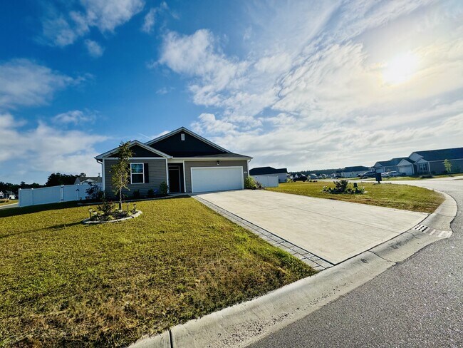 Building Photo - 1805 Castlebay Dr