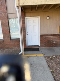 Building Photo - 620 S Mt Carmel St