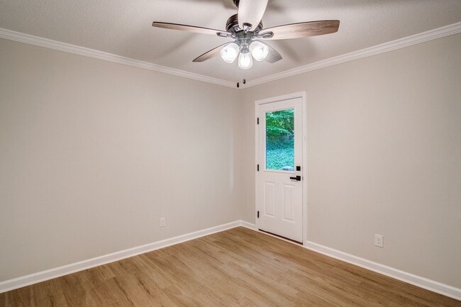 Building Photo - Renovated 4 bed home in Kennesaw w/ Designer Kitchen