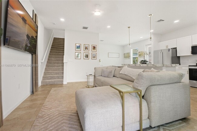 Building Photo - 4820 Longwood Lake Sq