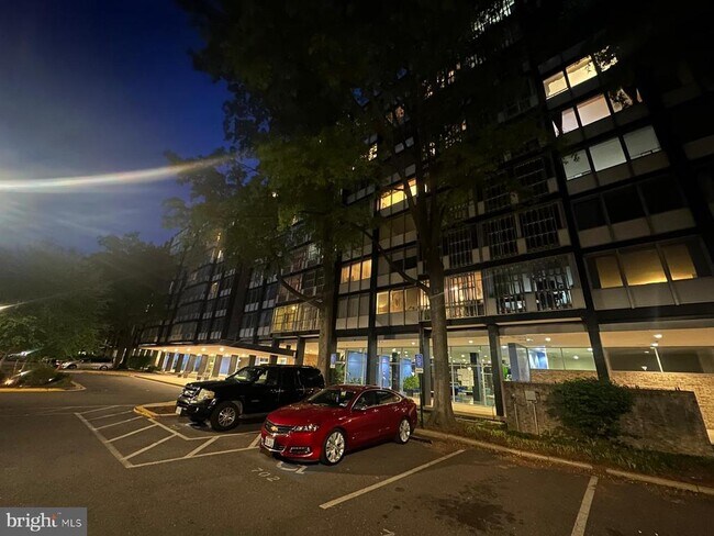 Building Photo - 1301 Delaware Ave SW