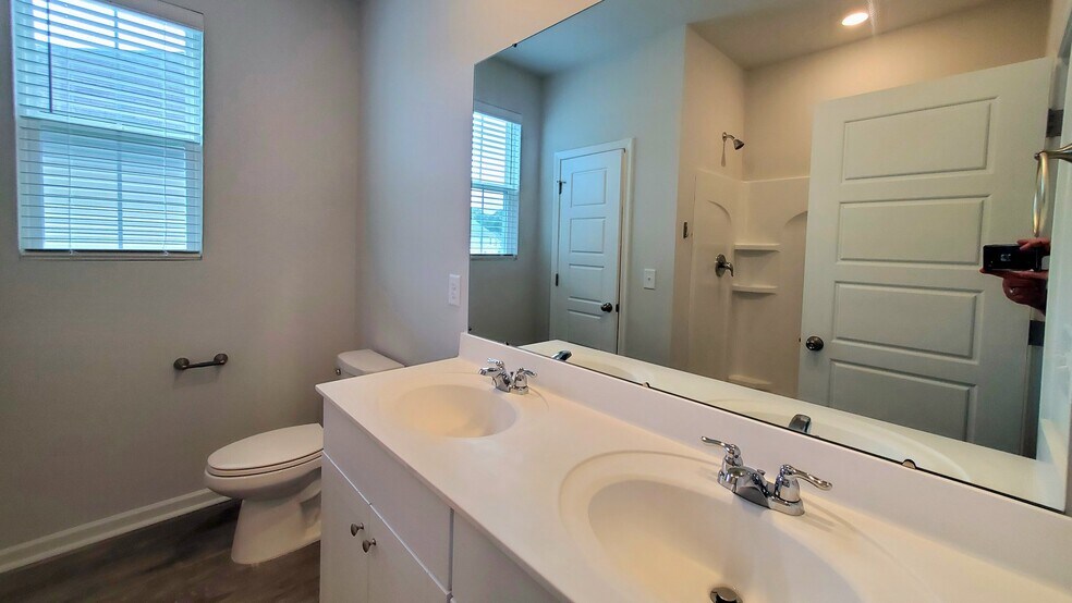 Building Photo - 174 Cypress Holw Dr