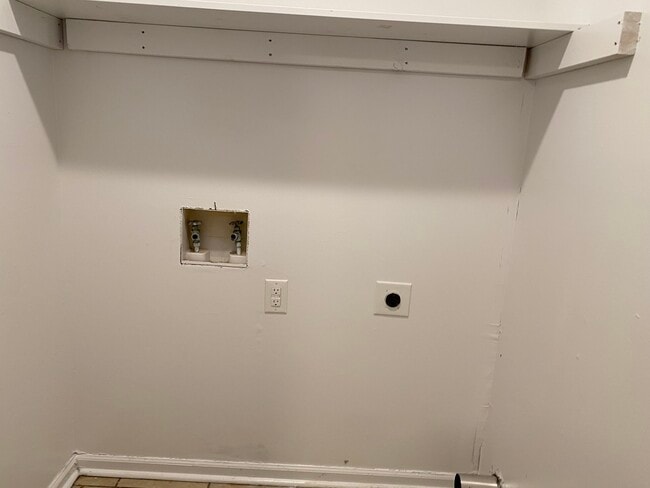 Building Photo - 28 Manchester Bay