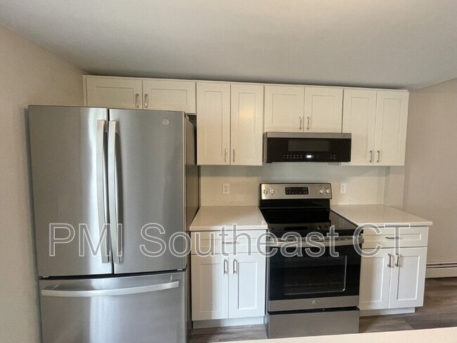 Building Photo - 253 Yantic St