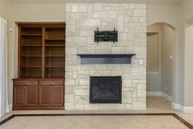 Building Photo - 32611 Waltham Crossing