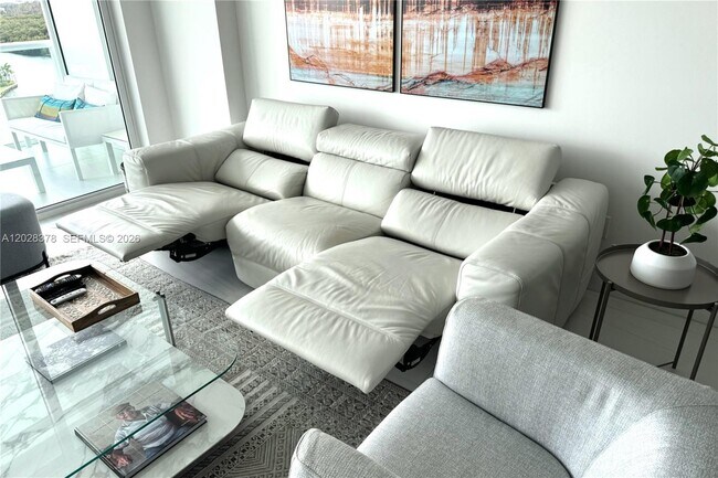 Building Photo - 400 Sunny Isles Blvd