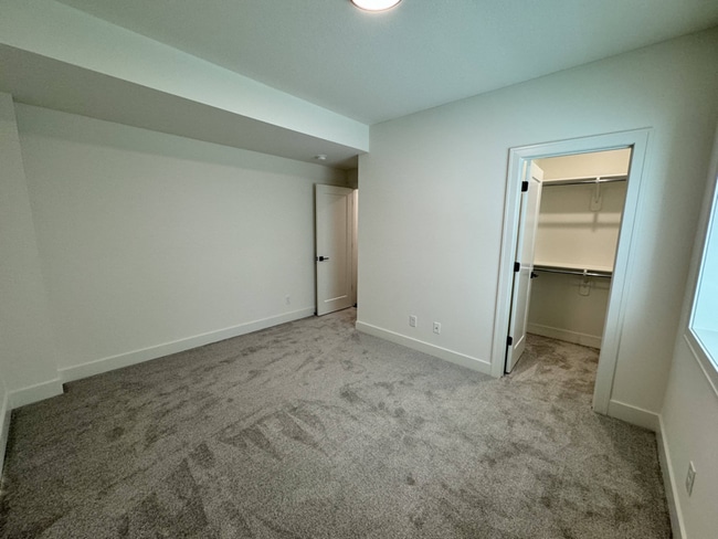 Building Photo - 1617 SW Hedgewood Ln