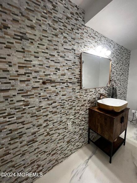 Building Photo - 85 Locust Ave