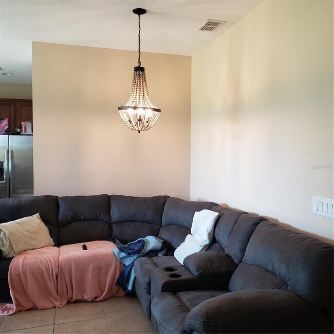 Building Photo - 2020 Leather Fern Dr
