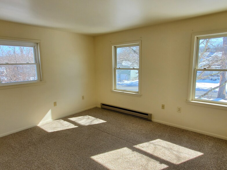 Master Bedroom - 35 Princeton Ave