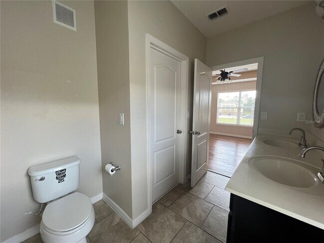 Building Photo - 2137 Betsy Ross Ln