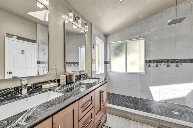 Building Photo - 5045 Pradera St