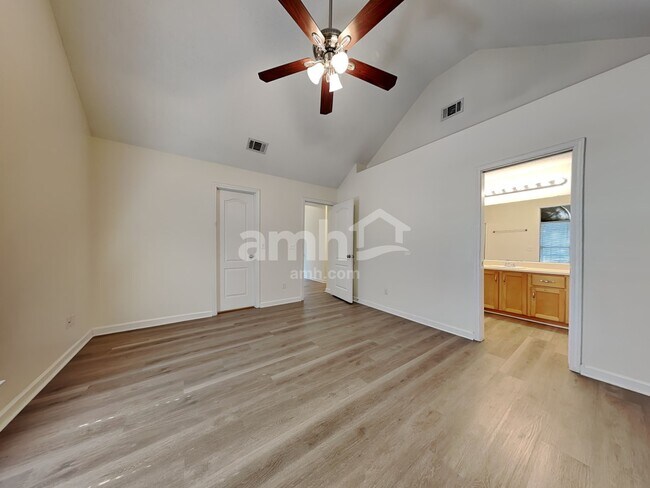 Building Photo - 103 Richmond Way