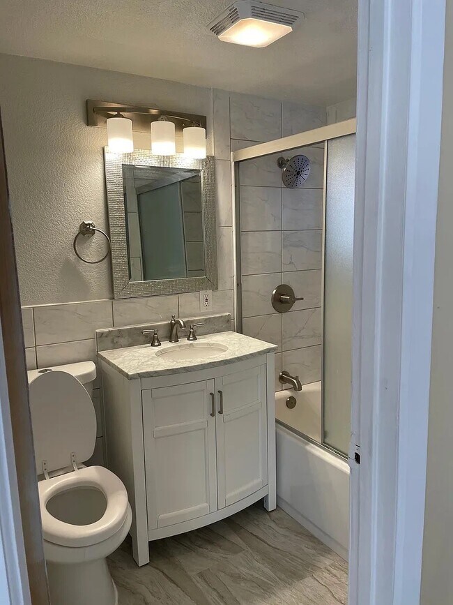 Building Photo - 664 Hamilton Ln