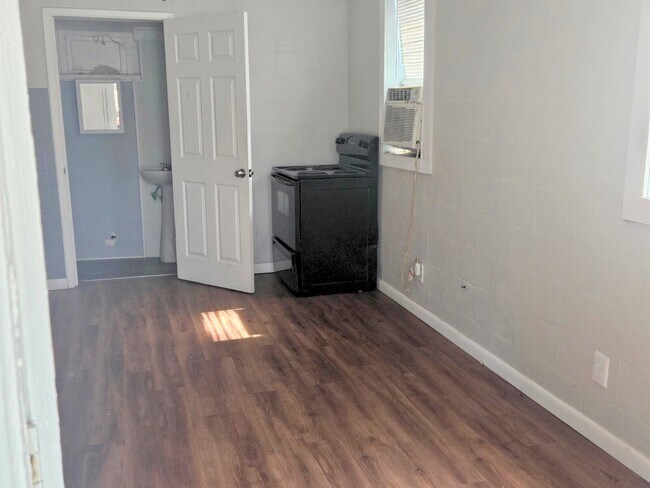 Building Photo - 8215 Stoner Rd