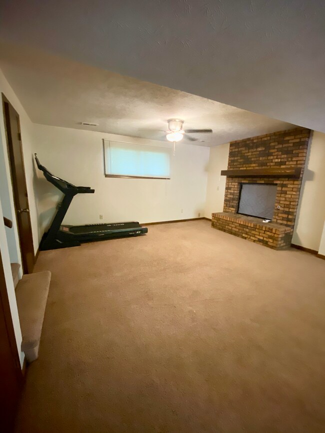 Building Photo - 13251 Brookside Dr