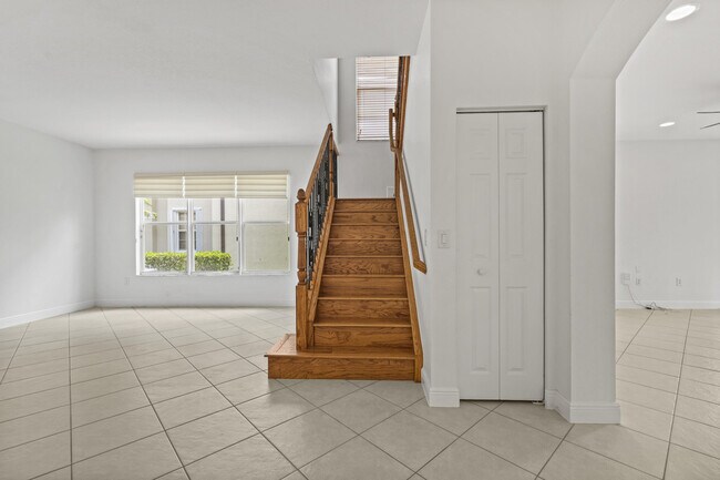 Building Photo - 17464 SW 47th Ct
