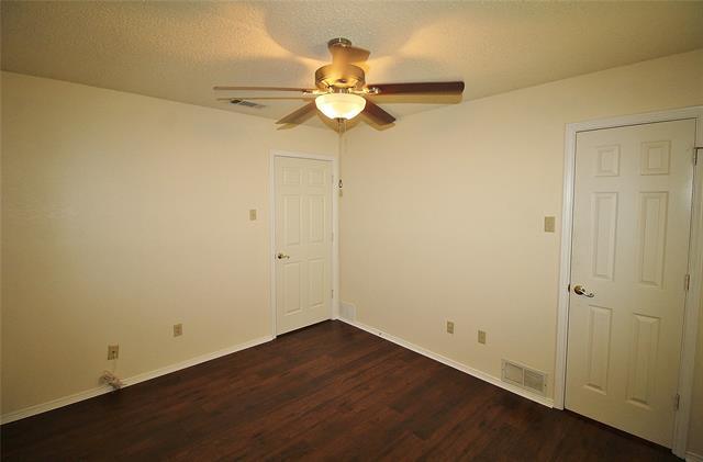 Building Photo - 906 Moore St