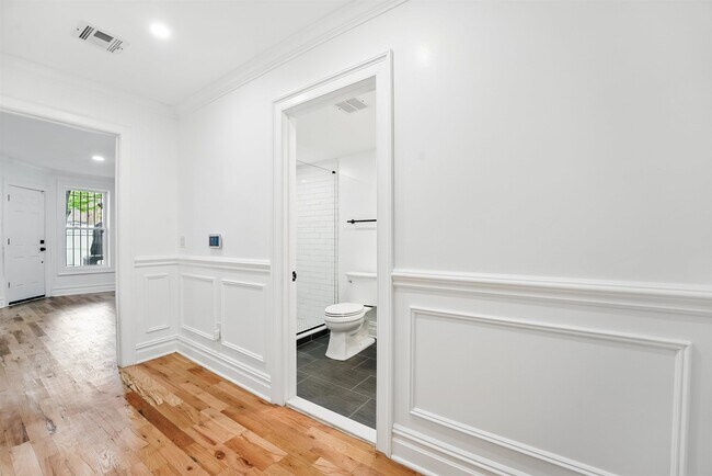 Building Photo - 52 Brinkerhoff St