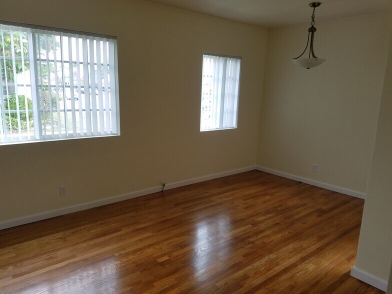 Building Photo - 1520 Marine Ave