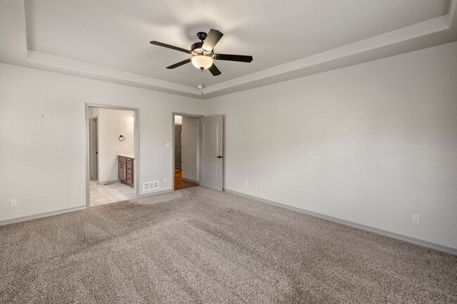 Building Photo - BEAUTIFUL 4BD + OFFICE MAIN-LEVEL LIVING H...