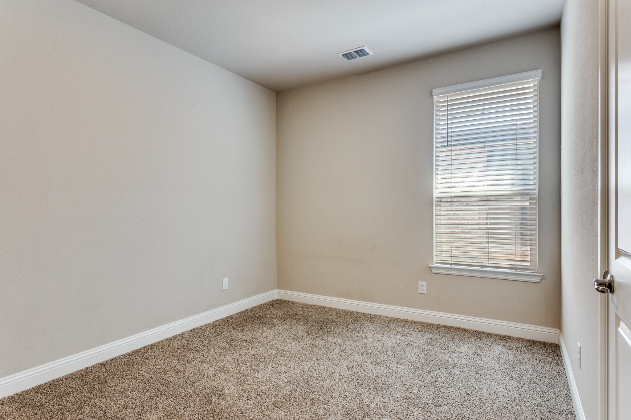 Bedroom 3 - 11516 Lavonia Rd