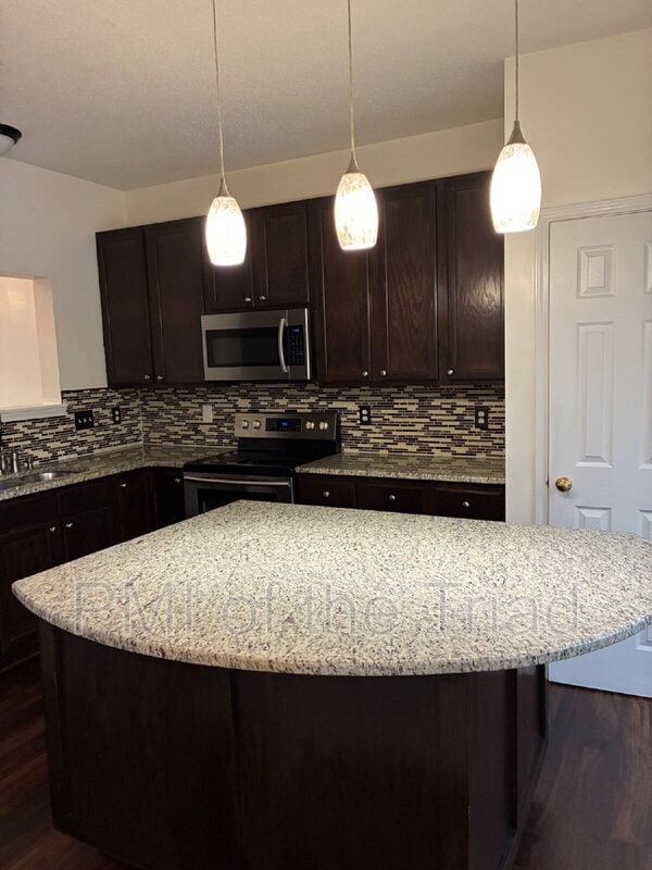 Building Photo - 3005 Windsor Creek Way