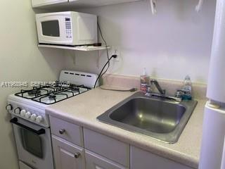 Building Photo - 6484 Indian Creek Dr