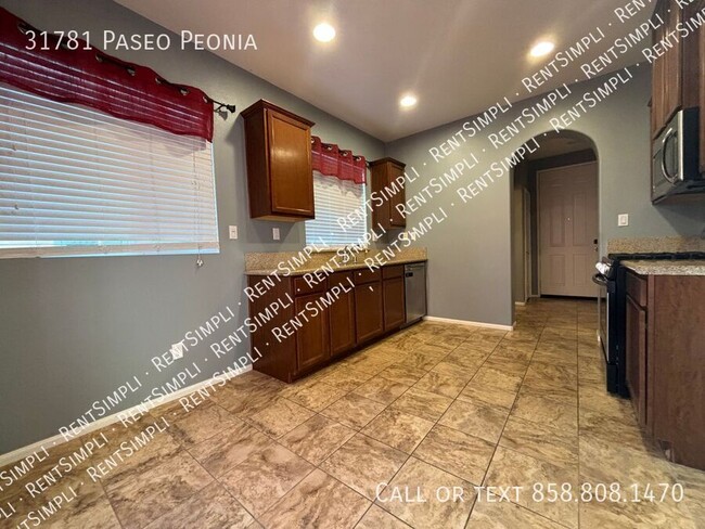 Building Photo - 2 BR 2.5 BA Condo located in The Paseos at...