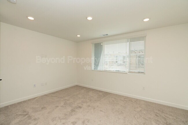 Building Photo - 2126 Senita Dr