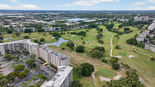 Building Photo - 2671 S Course Dr