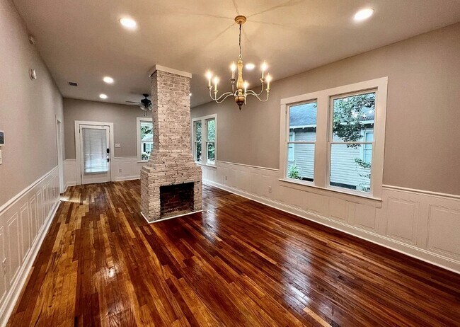 Building Photo - 209 S Fulton St