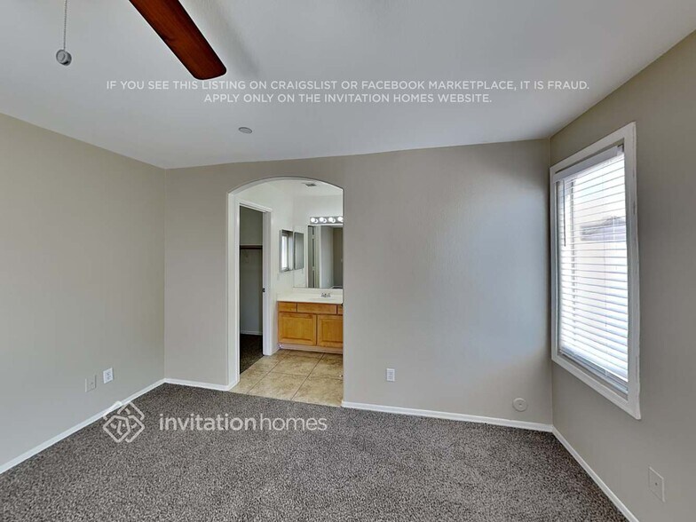Building Photo - 12747 W Sharon Dr