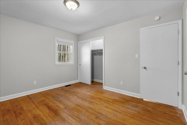 Building Photo - Lovely 3 Bedroom / 2 Bathroom Renovated Ranch Home for Rent