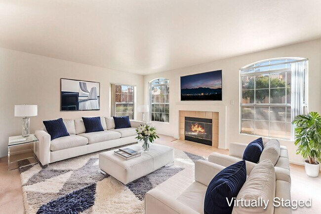 Building Photo - Northwest Townhome