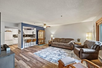Building Photo - 2100 Ridge Dr