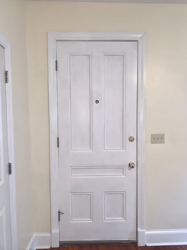 Building Photo - 405 N Madison St