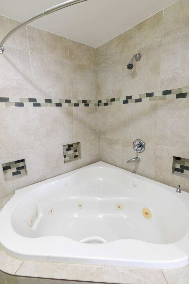 Building Photo - Dream Coastal 2 bedroom Condo Offering Ocean view & Breezes, Fairway Views & Luxury Comfort!