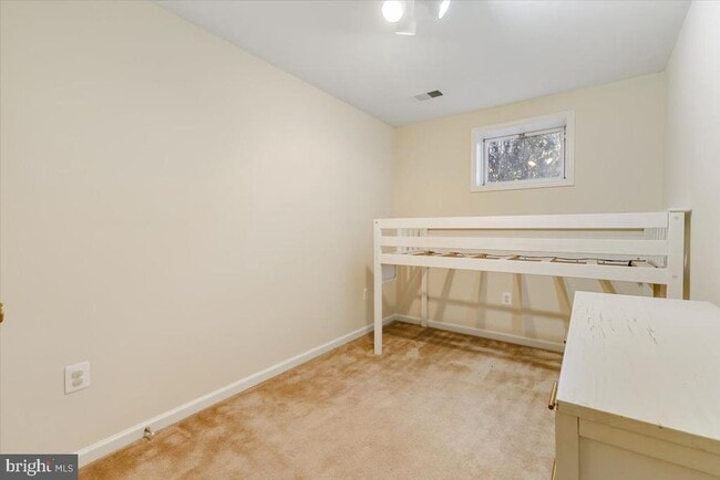 Building Photo - 15516 Three Otters Pl