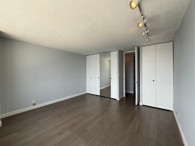 Building Photo - 7004 BLVD E