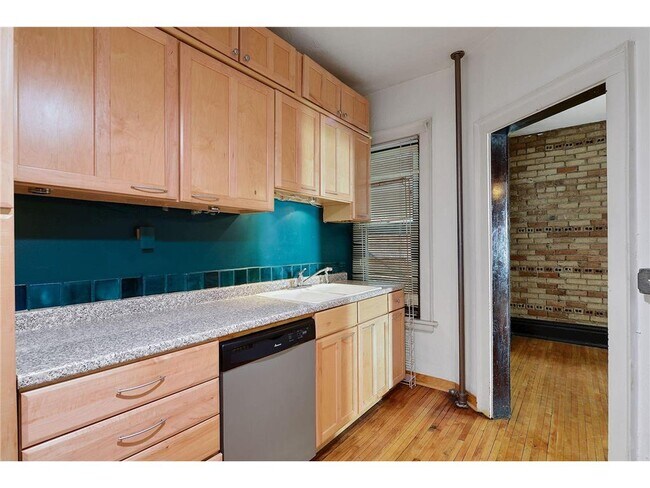 Building Photo - 11 S 12th St