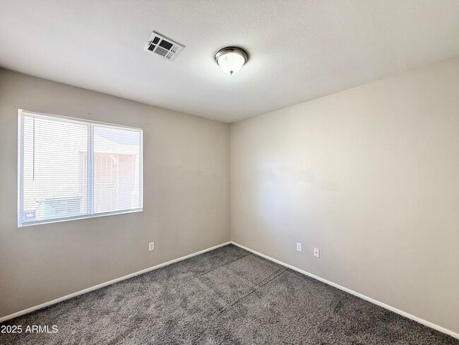 Building Photo - 10527 W Windsor Blvd