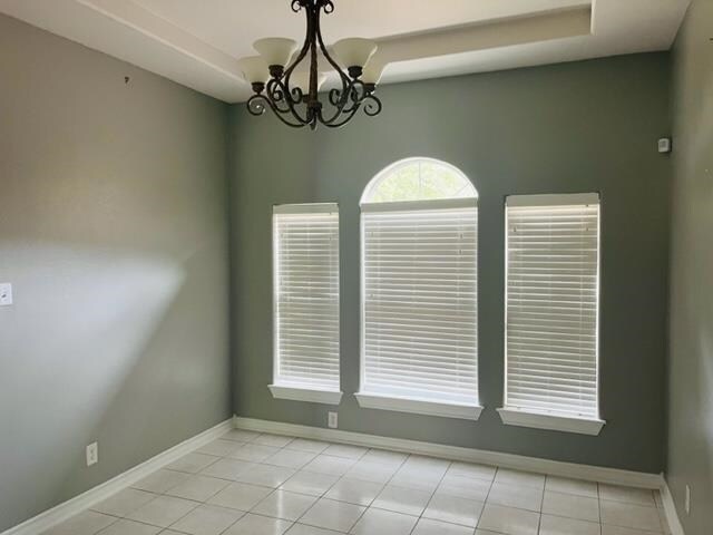 Building Photo - 3816 Winrock Dr