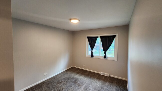 Building Photo - 418 Assembly Dr