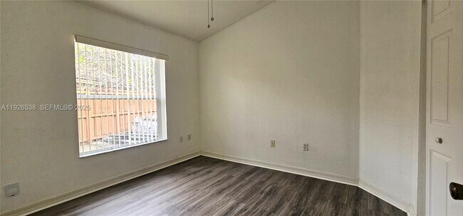 Building Photo - 1980 SE 11th St