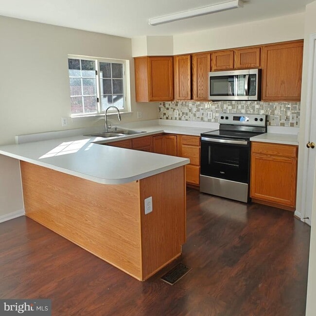 Building Photo - 9279 Kristy Dr