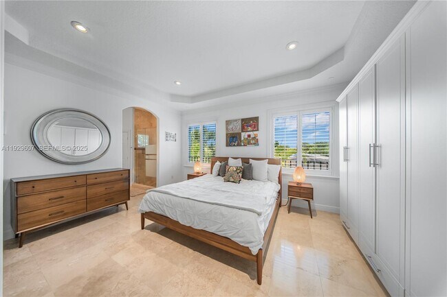 Building Photo - 3922 SW 60th Ave