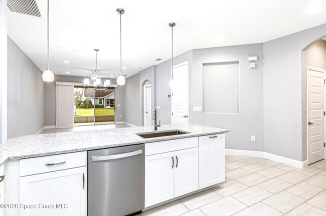 Building Photo - 7644 Loren Cove Dr