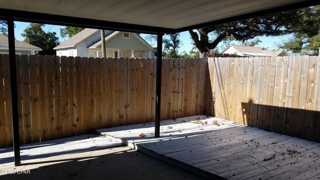Building Photo - 817 Premier Dr