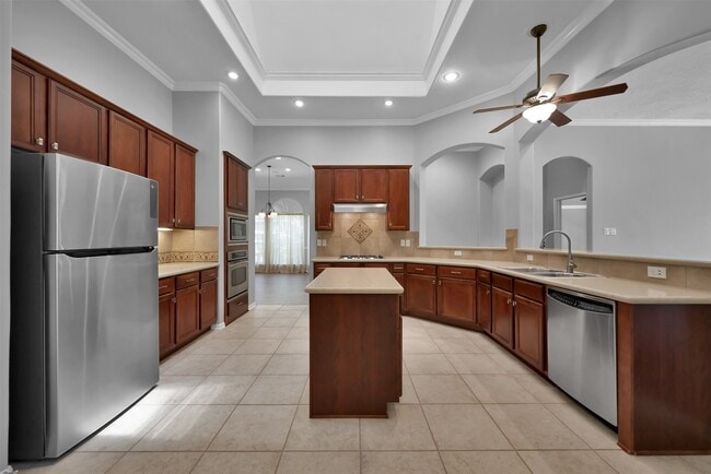 Building Photo - 7 S Hawthorne Hollow Cir